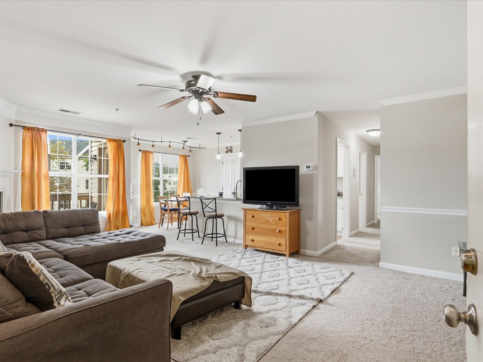 11006 Koman Cir #201, Manassas, VA 20109