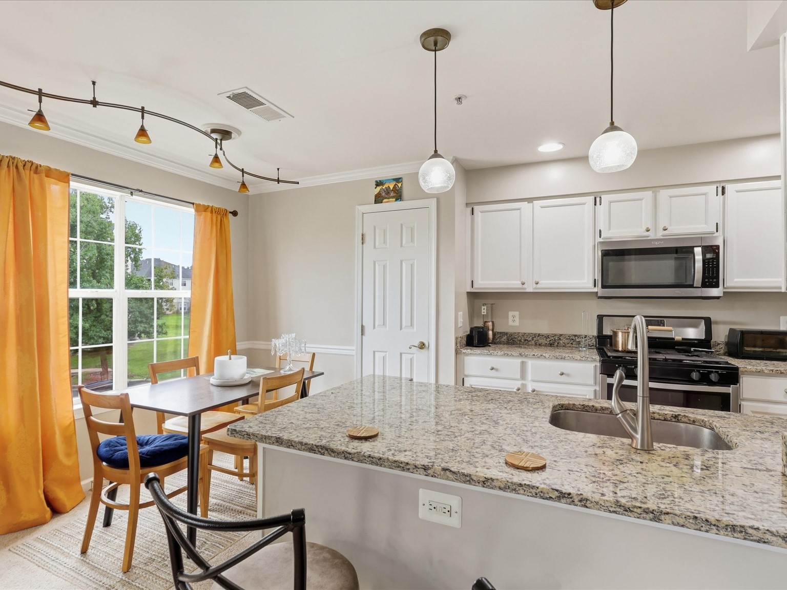 11006 Koman Cir #201, Manassas, VA 20109